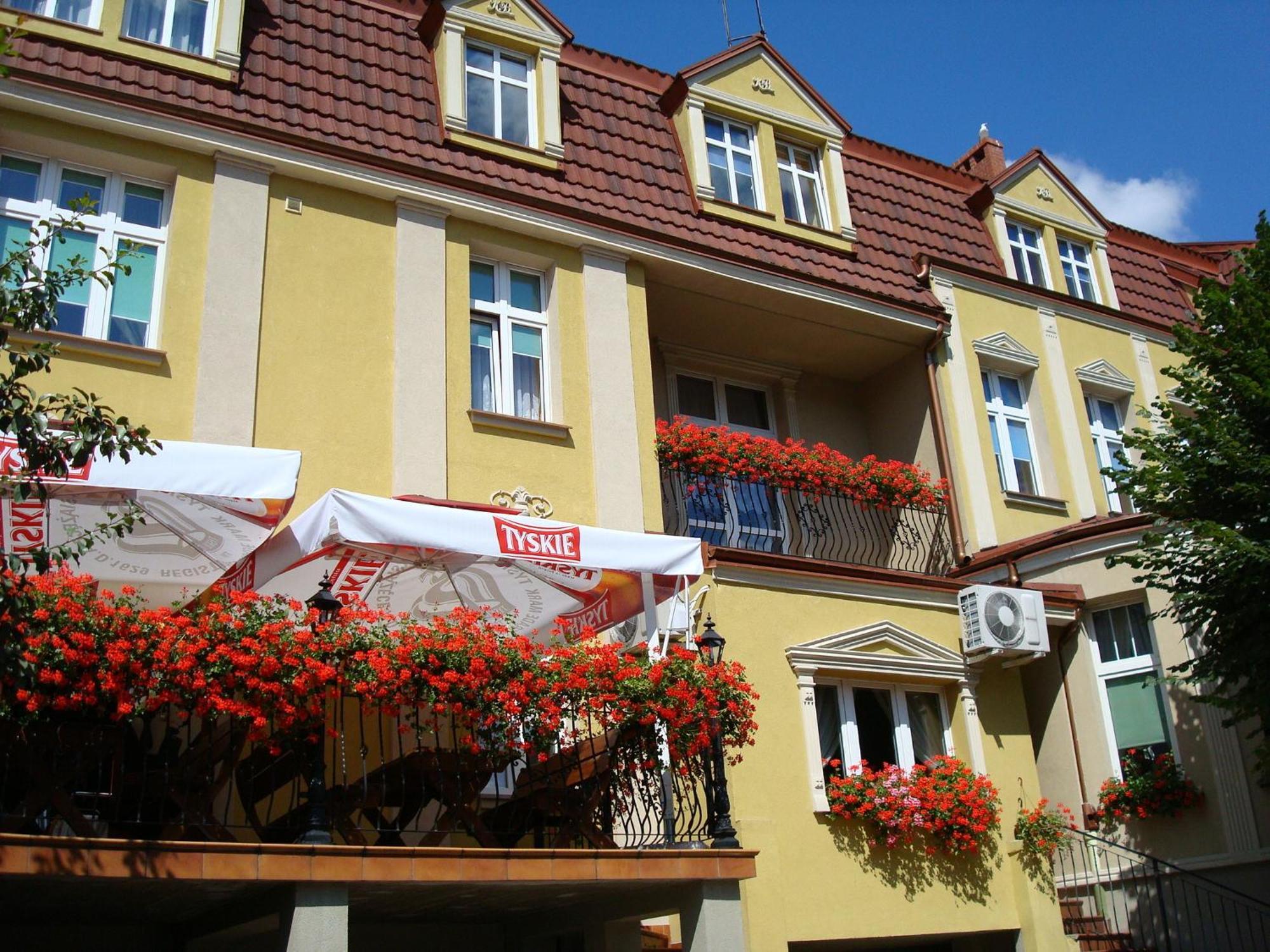 Hotel Atena Slupsk Exterior photo